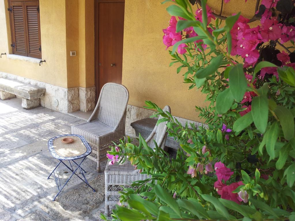 Villa Carcano Trani Ruang foto
