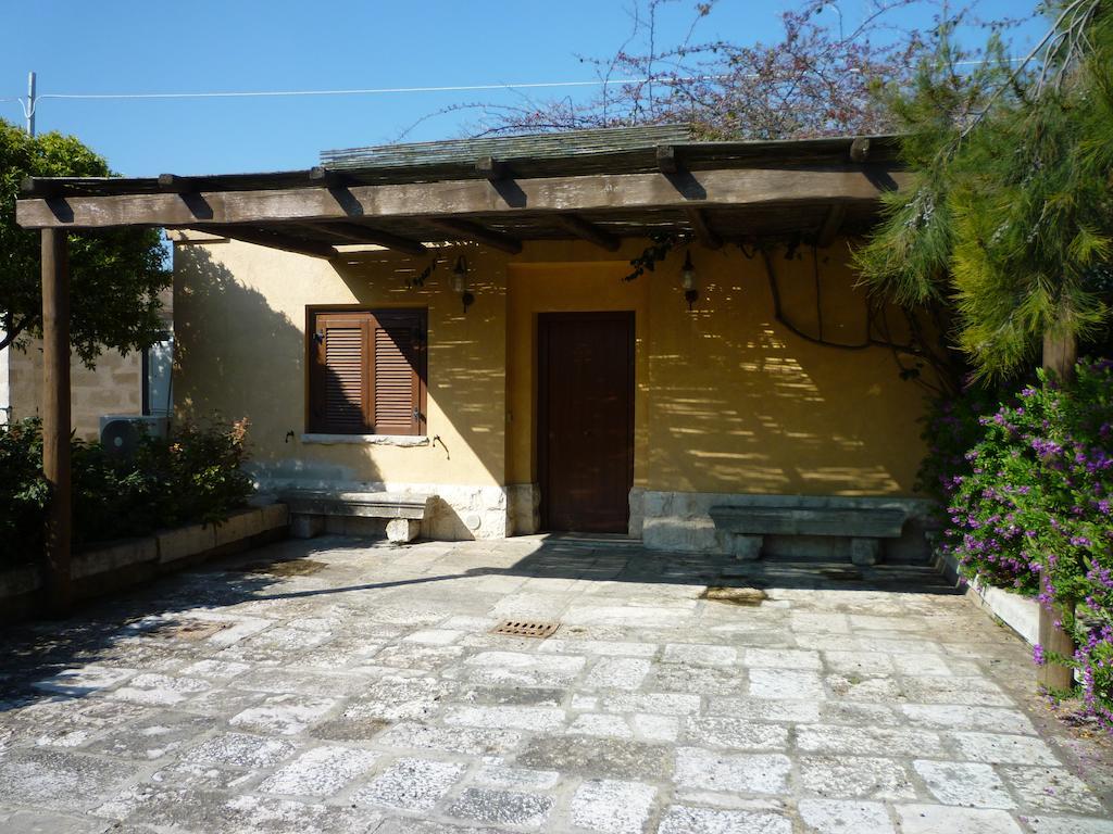 Villa Carcano Trani Ruang foto
