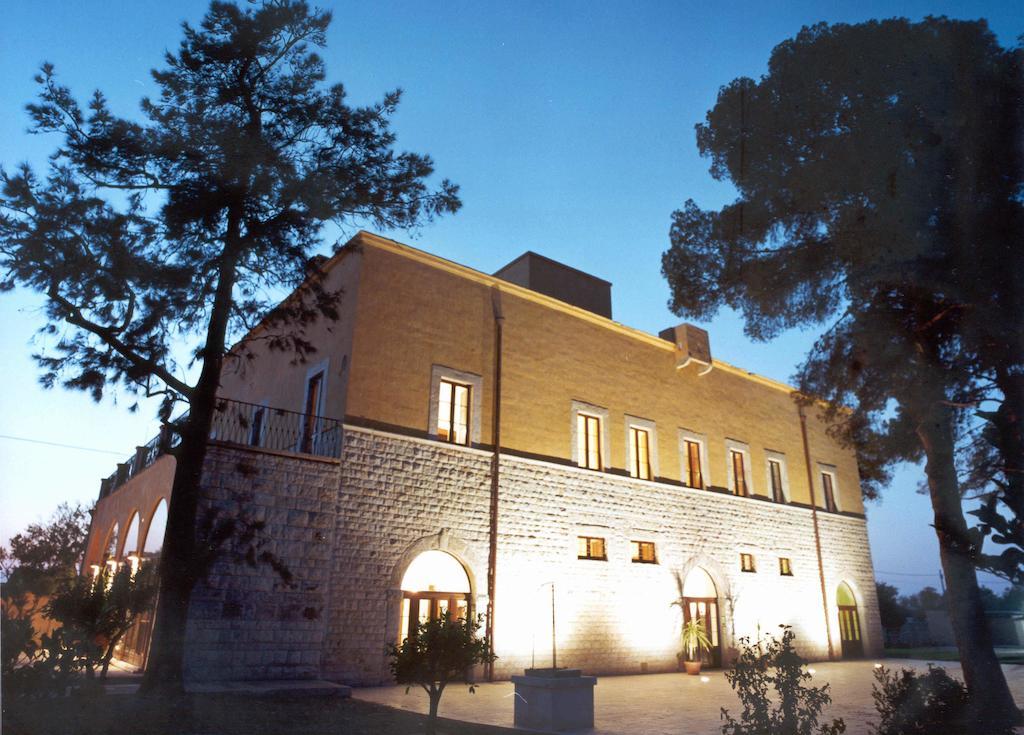 Villa Carcano Trani Bagian luar foto