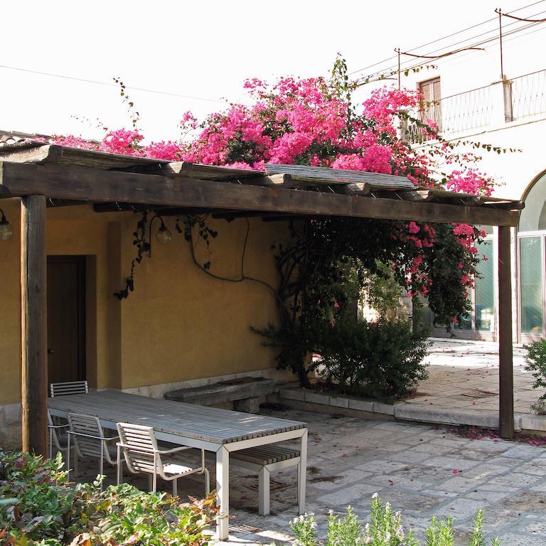 Villa Carcano Trani Ruang foto