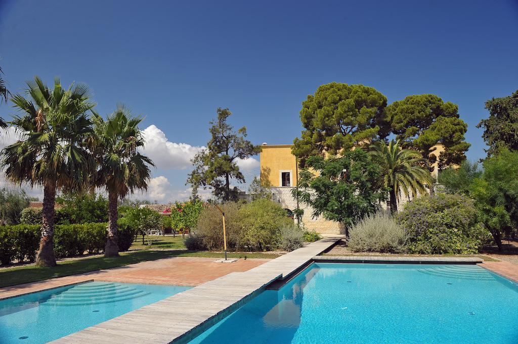 Villa Carcano Trani Bagian luar foto