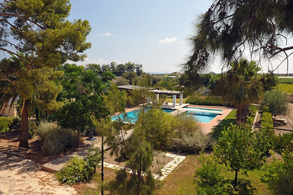 Villa Carcano Trani Bagian luar foto